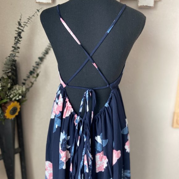 NWT Deep V Spaghetti Strap Navy Floral Maxi Dress by Simplee Plus 1XL - Picture 3 of 6